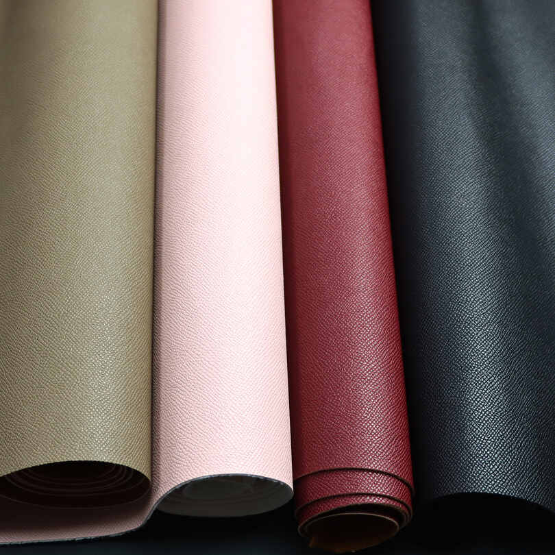 Kain Beg Kasut Kulit Sintetik Corak Salib PU